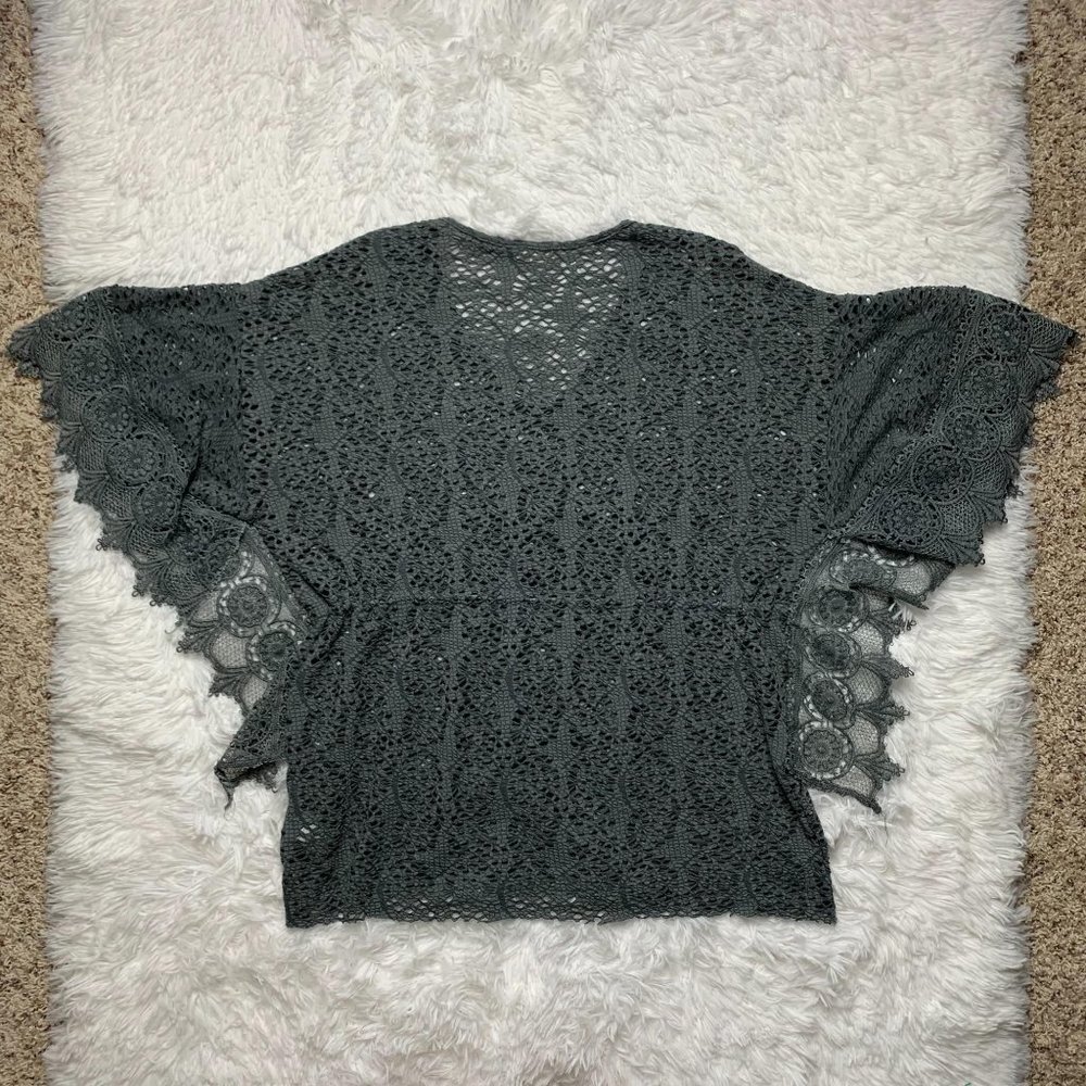 Oddy Lace V Neck Gray Batwing Sz S/M